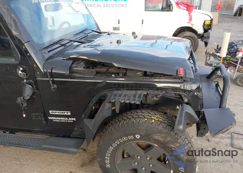 2014 Jeep Wrangler Unlimited Sport z USA, uszkodzony, nr VIN 1C4BJWDG6EL249957